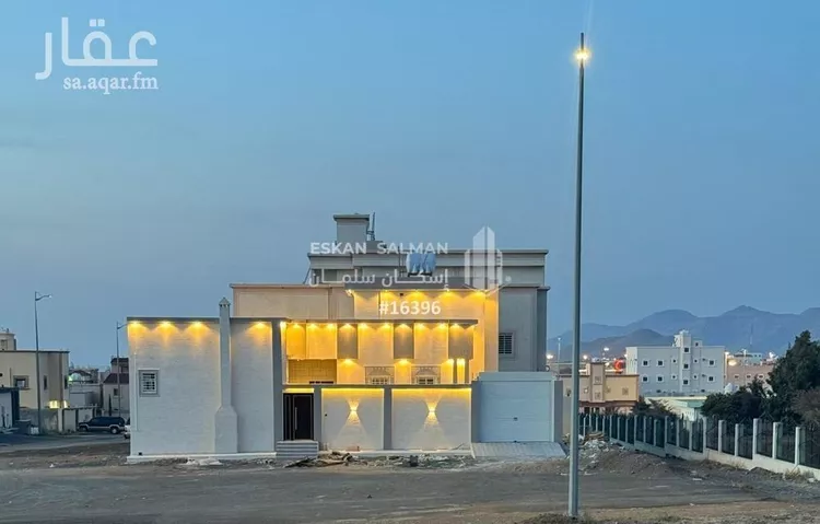 فيلا للبيع في شارع عبدالله بن الحارث, حي الروضة, مدينة سراة عبيدة, منطقة عسير