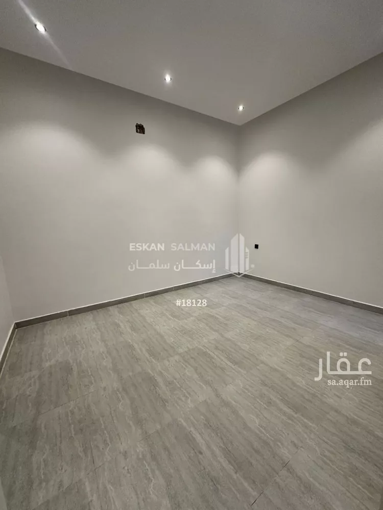 دور للبيع في شارع محمد بن بشر, حي الرمال, مدينة الرياض, منطقة الرياض صورة 4