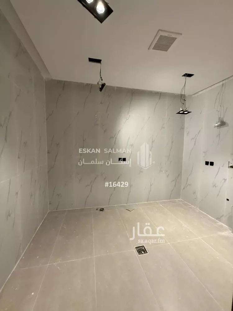 فيلا للبيع في شارع أحمد بن محمد العيالي, حي عكاظ, مدينة الرياض, منطقة الرياض صورة 4