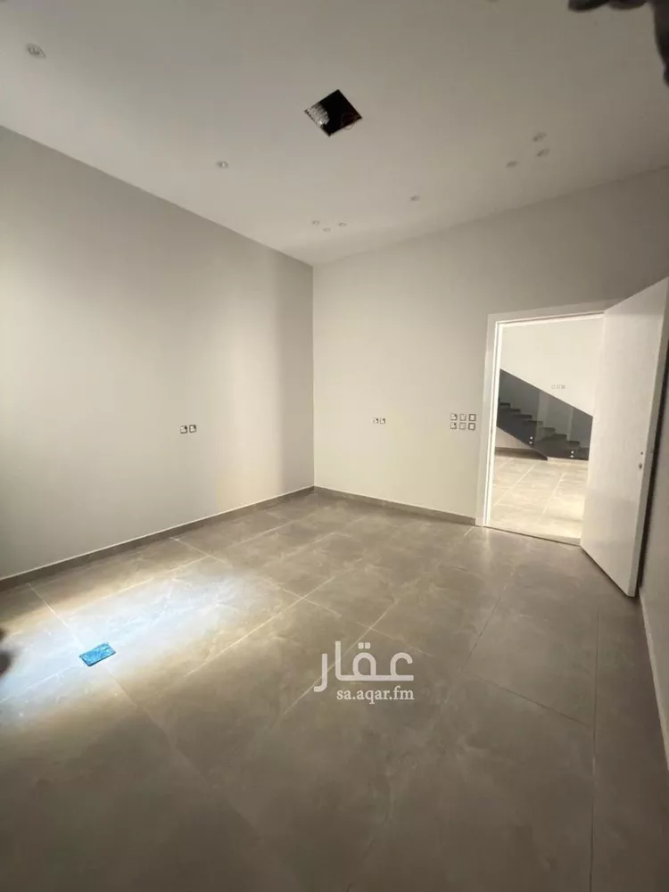 فيلا للبيع في شارع ابن الصاحب, حي الورود, مدينة الخرج, منطقة الرياض صورة 3