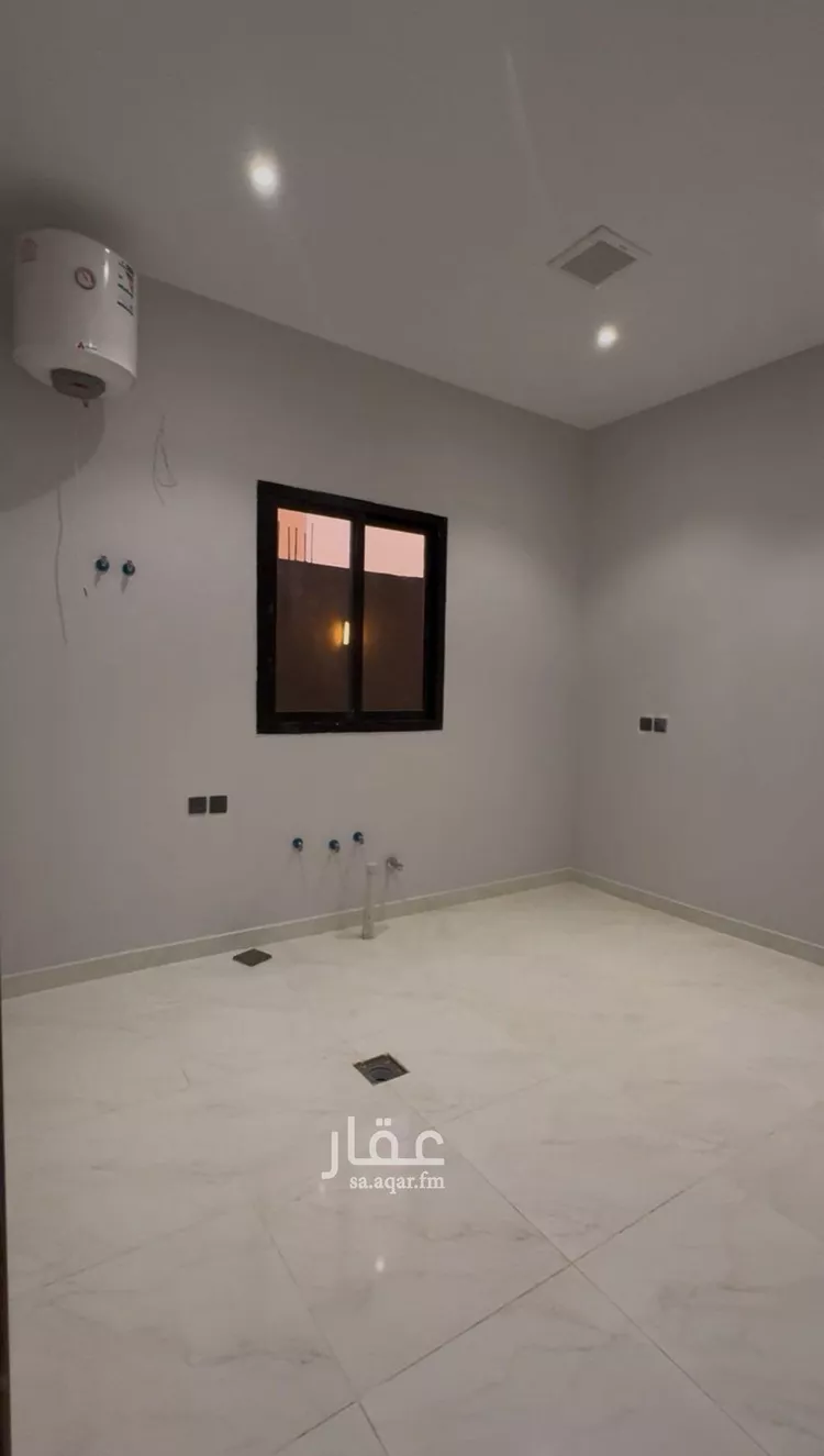 دور للبيع في شارع الفواز ، حي عكاظ ، الرياض ، منطقة الرياض صورة 5