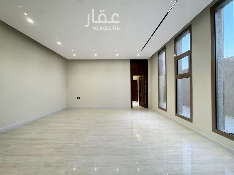 فيلا للبيع في شارع أبي الحسن الأسفرائيني, حي المهدية, مدينة الرياض, منطقة الرياض صورة 2