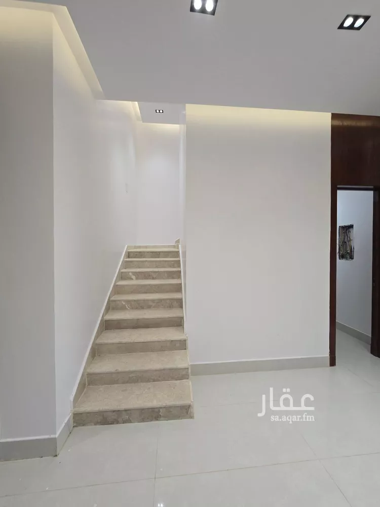 فيلا للبيع في شارع الشيخ خليل, حي العريجاء الغربي, مدينة الرياض, منطقة الرياض صورة 2