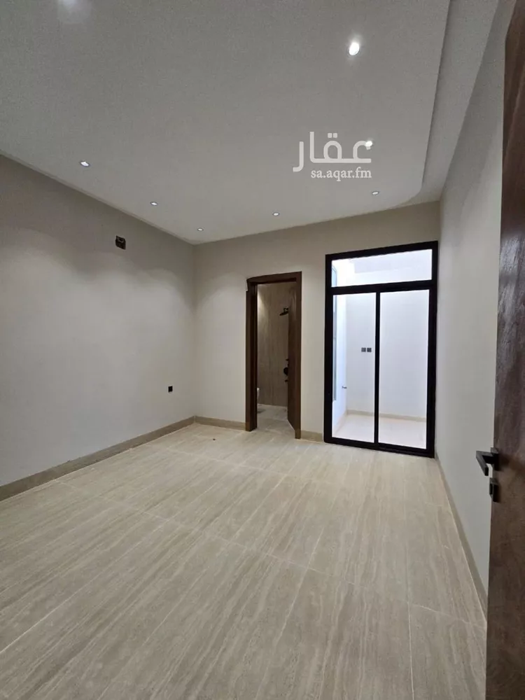 دور للبيع في شارع يوسف المفيد, حي العوالي, مدينة الرياض, منطقة الرياض صورة 4