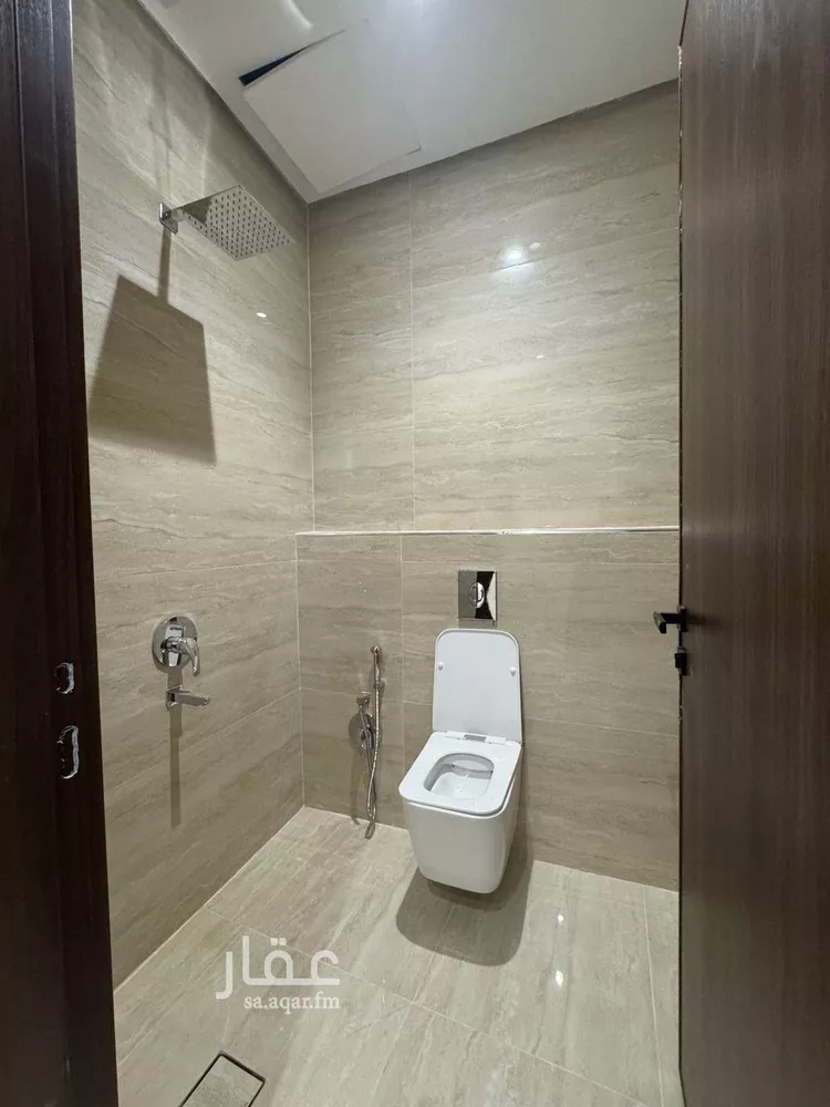 فيلا للبيع في شارع أبي الحسن الأسفرائيني, حي المهدية, مدينة الرياض, منطقة الرياض صورة 3