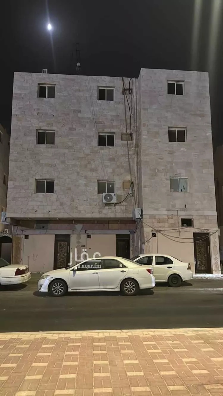 عمارة للبيع في شارع 5817837, حي الحفيرة, مدينة الاحساء, المنطقة الشرقية