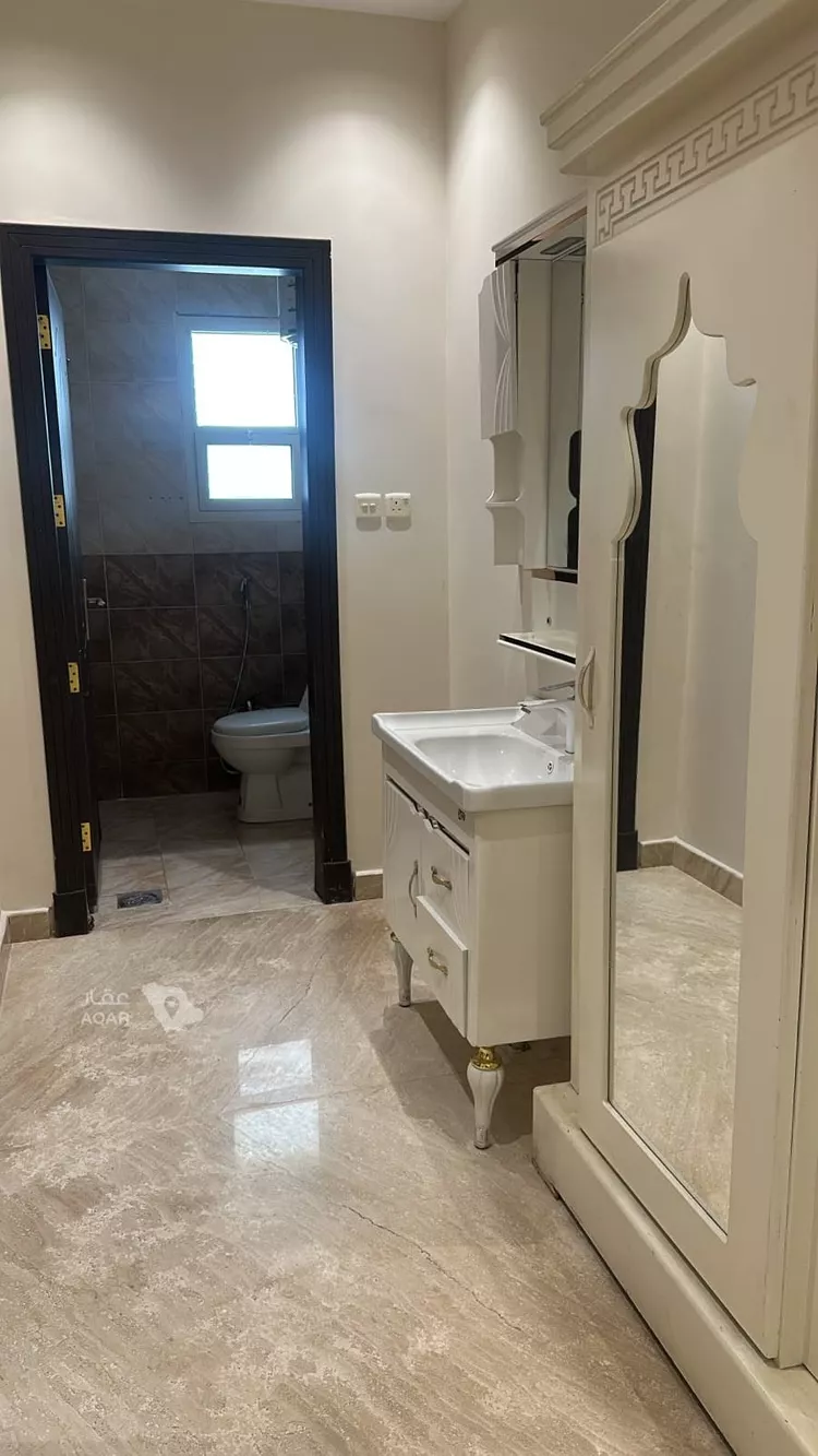 Floor for Rent in Riyadh Al Arid 4