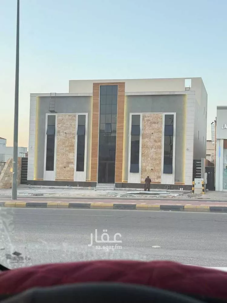 عمارة للبيع في شارع الاحنف بن قيس, حي المروج, مدينة حفر الباطن, المنطقة الشرقية