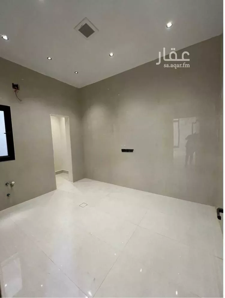 فيلا للبيع في شارع أبي محمد عبدالعزيز الفاسي, حي الرمال, مدينة الرياض, منطقة الرياض صورة 3