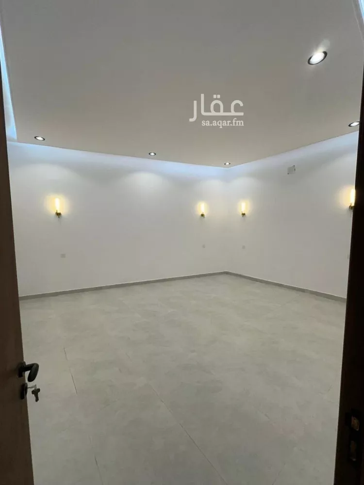 فيلا للبيع في شارع النغيق, حي طيبة, مدينة الرياض, منطقة الرياض صورة 2