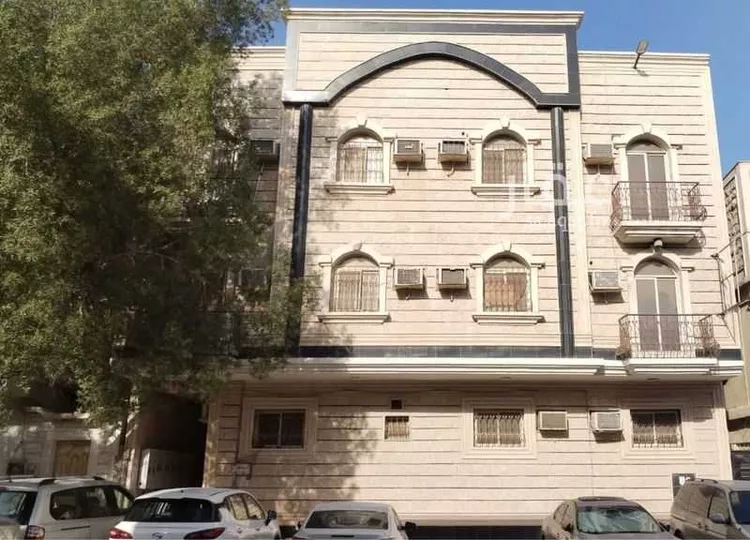 عمارة للبيع في شارع الدرعية, حي الثقبة, مدينة الخبر, المنطقة الشرقية