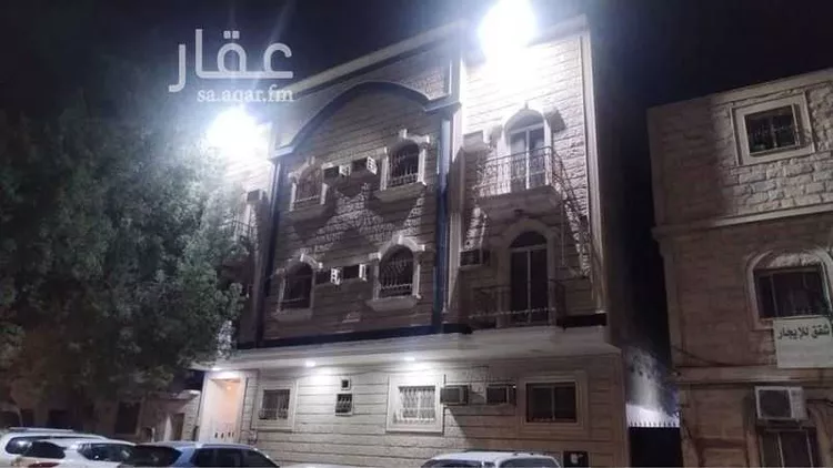 عمارة للبيع في شارع الدرعية, حي الثقبة, مدينة الخبر, المنطقة الشرقية