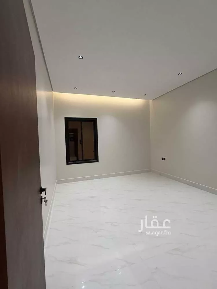 Floor for Sale in Riyadh Ar Rimal 7