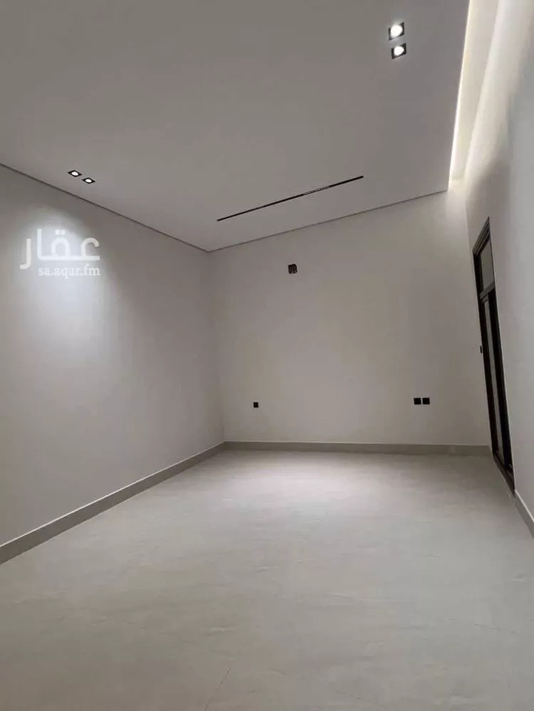 Floor for Sale in Riyadh Ar Rimal 12
