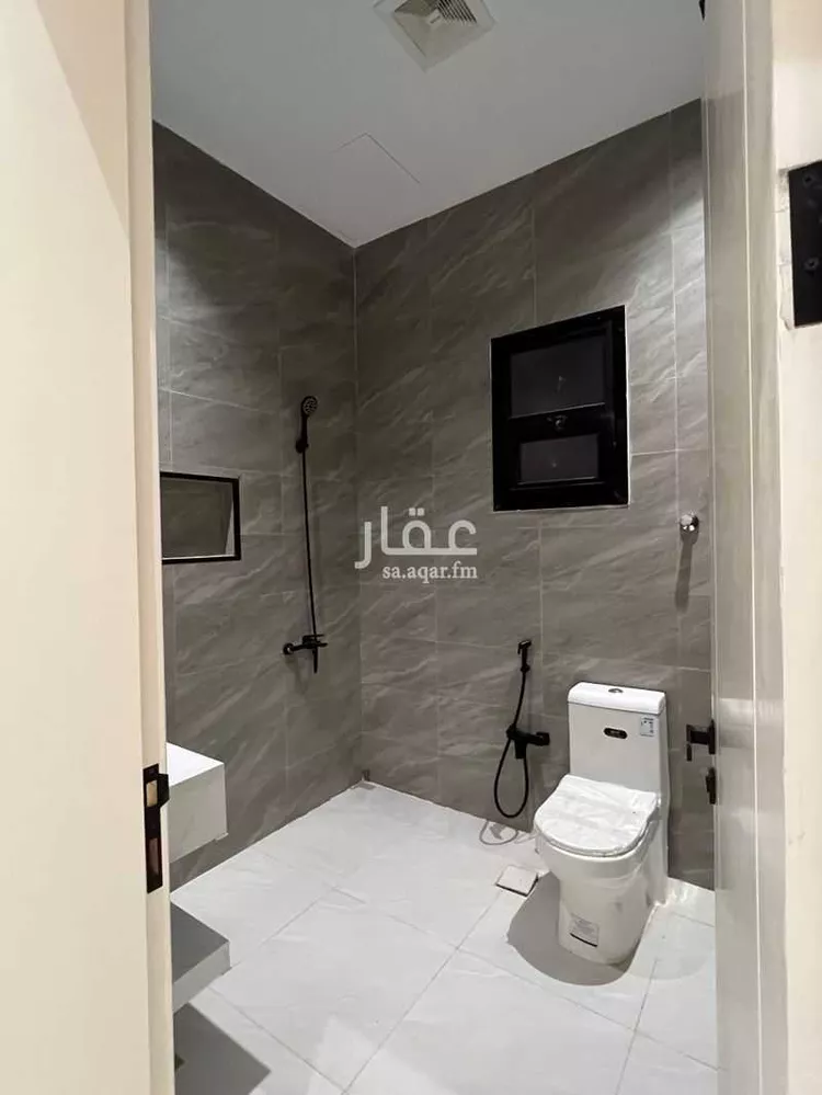 Floor for Sale in Riyadh Ar Rimal 13