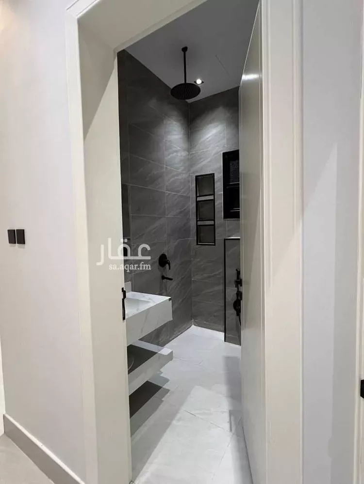 Floor for Sale in Riyadh Ar Rimal 11