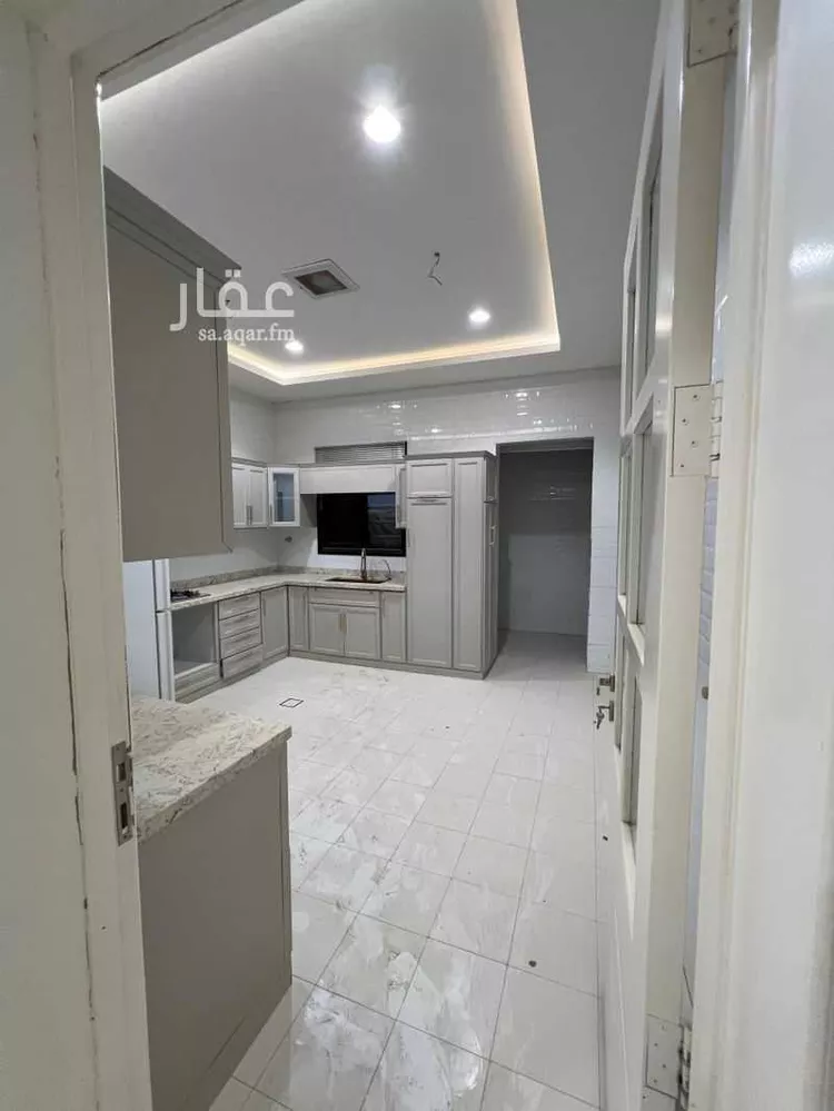 فيلا للبيع في شارع أبي الطاهر الأنماطي, حي الرمال, مدينة الرياض, منطقة الرياض 8