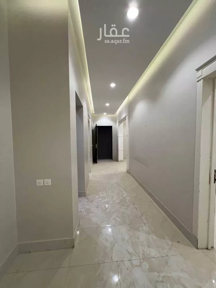 فيلا للبيع في شارع أبي الطاهر الأنماطي, حي الرمال, مدينة الرياض, منطقة الرياض 11