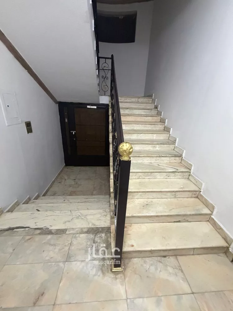 عمارة للإيجار في شارع طيبة, حي ظهرة لبن, مدينة الرياض, منطقة الرياض 8