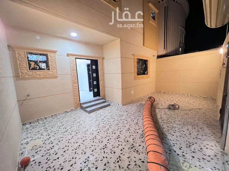 دور للبيع في شارع عرفات, حي الدار البيضاء, مدينة الرياض, منطقة الرياض 8