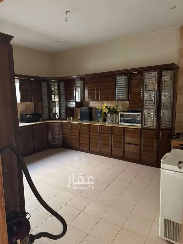 فيلا للبيع في شارع العمودية, حي إشبيلية, مدينة الرياض, منطقة الرياض صورة 2