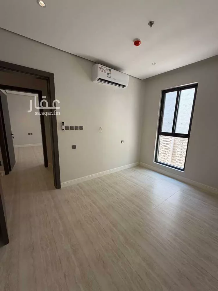 شقة للإيجار في شارع سيف بن عزاز, حي المعيزيلة, مدينة الرياض, منطقة الرياض 15