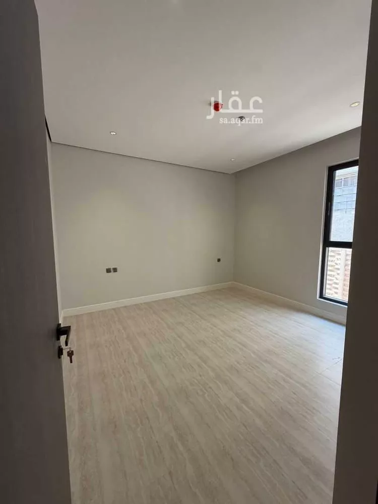 شقة للإيجار في شارع سيف بن عزاز, حي المعيزيلة, مدينة الرياض, منطقة الرياض 13