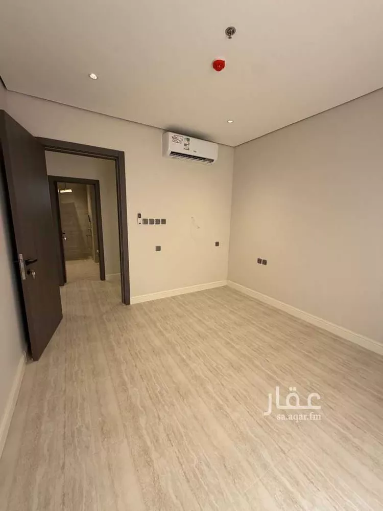 شقة للإيجار في شارع سيف بن عزاز, حي المعيزيلة, مدينة الرياض, منطقة الرياض 9