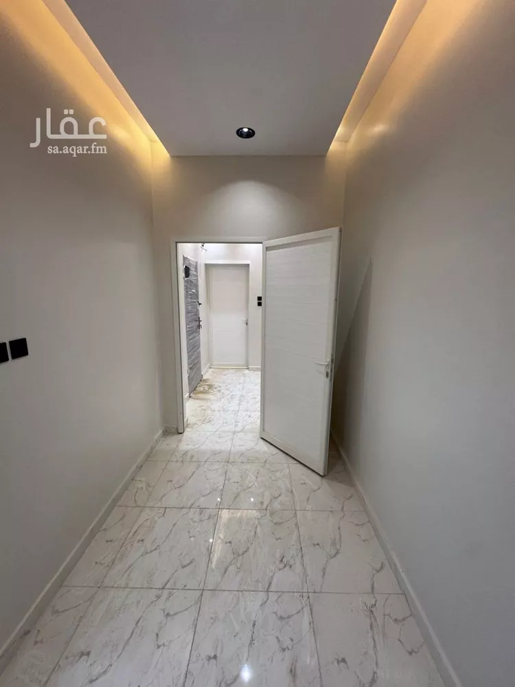 فيلا للبيع في شارع ميمونة بنت الحارث, حي الزهور, مدينة صامطة, منطقة جازان صورة 5