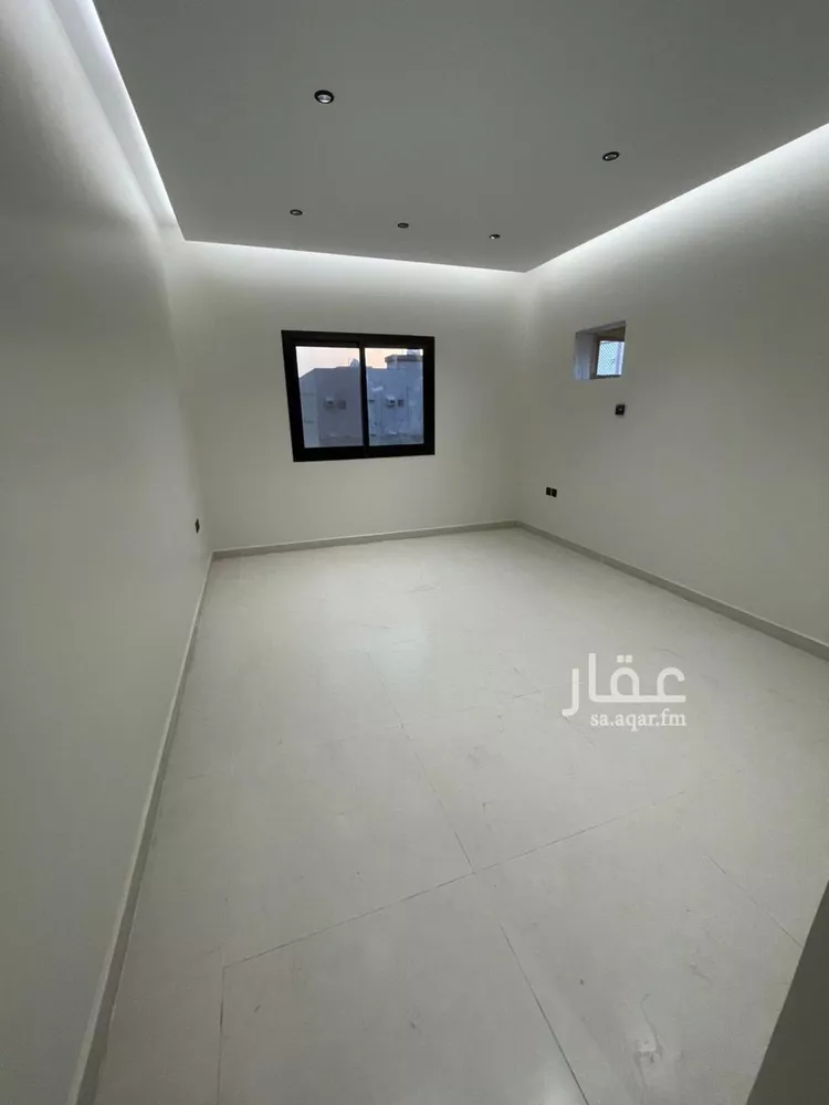 شقة للبيع في شارع أحمد عبد الله الفاسي, حي السويس 2, مدينة جازان, منطقة جازان صورة 3