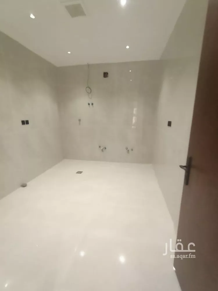 دور للبيع في شارع احمد بن الخطاب, حي طويق, مدينة الرياض, منطقة الرياض صورة 3