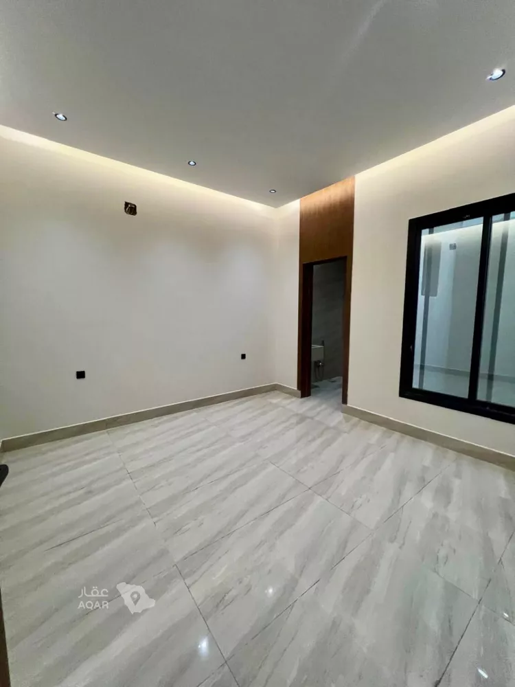 Floor for Sale in Riyadh Dirab 2