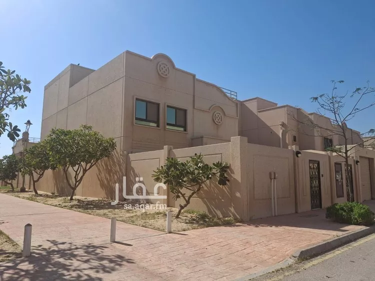 فيلا للبيع في شارع البريكة, حي جلمودة, مدينة مدينه الجبيل الصناعيه, المنطقة الشرقية صورة 2