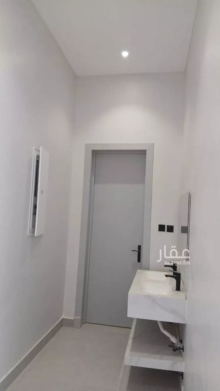 دور للبيع في شارع القاضي الفراء, حي البيان, مدينة الرياض, منطقة الرياض 7