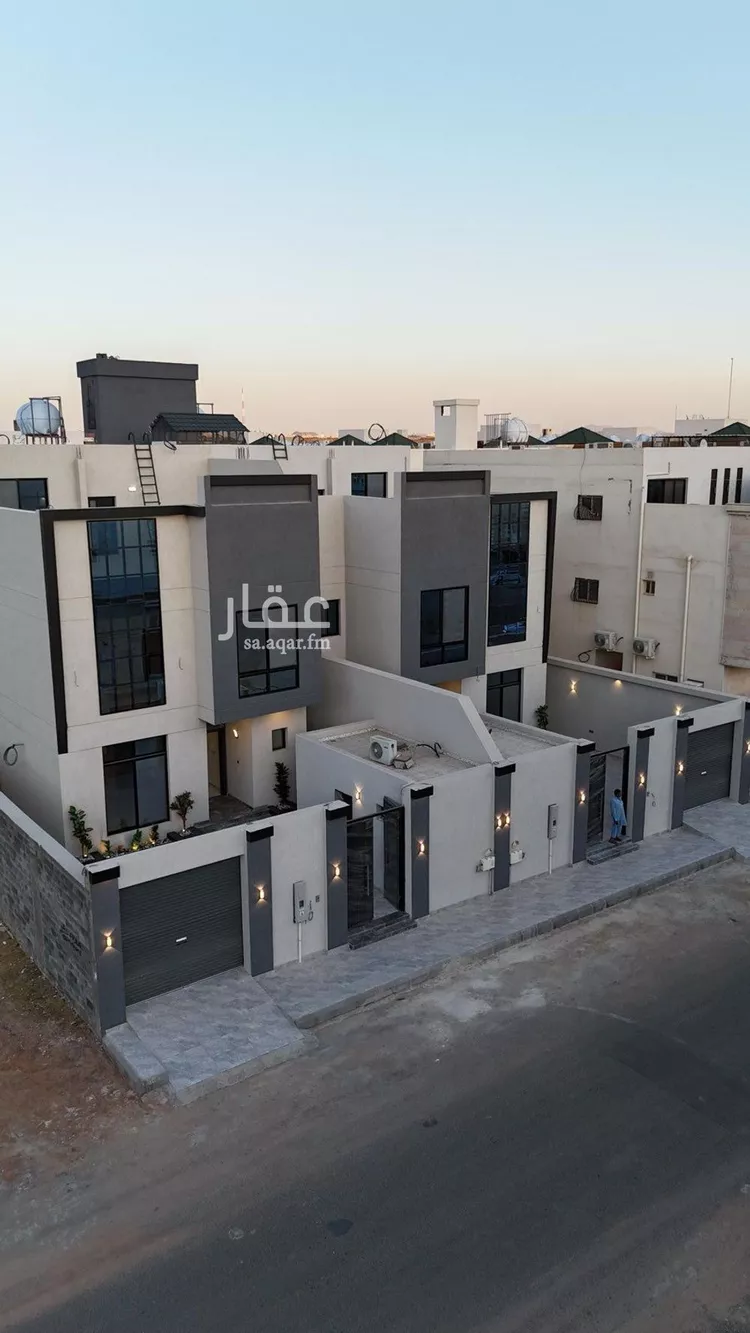 فيلا للبيع في شارع عبيدالله البغدادي, حي الرانوناء, مدينة المدينه المنوره, منطقة المدينة المنورة