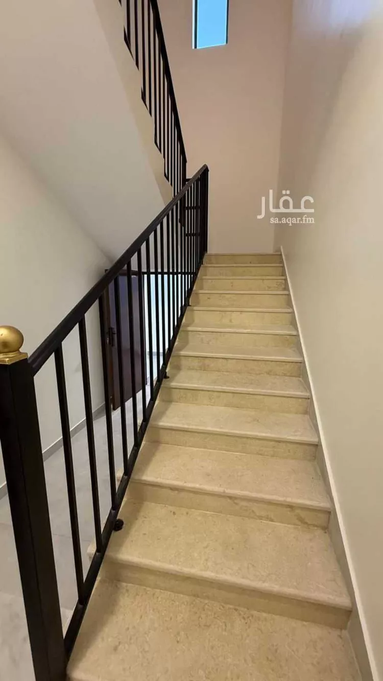 Floor for Sale in Hail An Naqrah 24