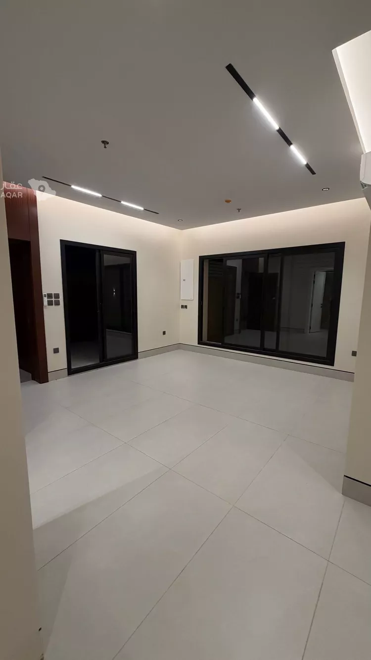 شقة للبيع في شارع احمد بن عبد العزيز, حي الملك فهد, مدينة الرياض, منطقة الرياض 8