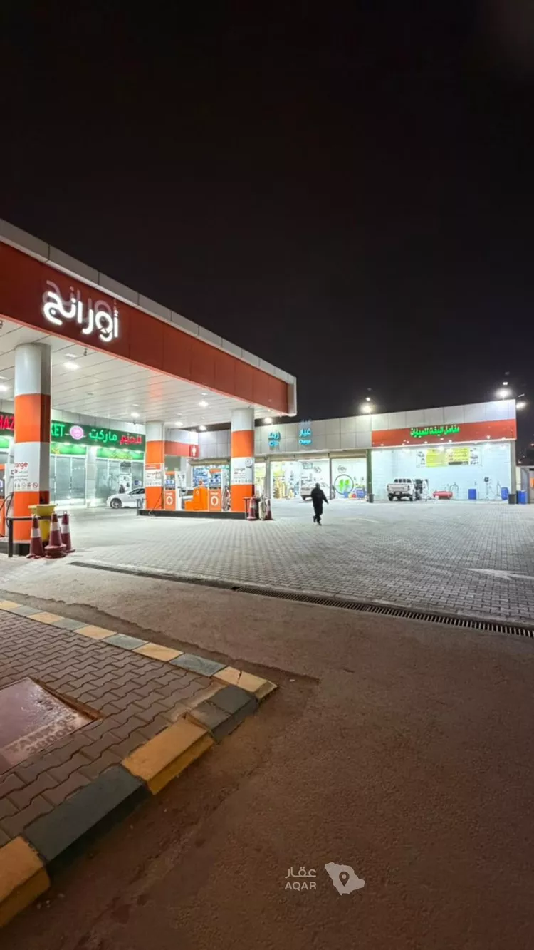 محطة للبيع في شارع خديجة بنت خويلد, حي طويق, مدينة الرياض, منطقة الرياض 2
