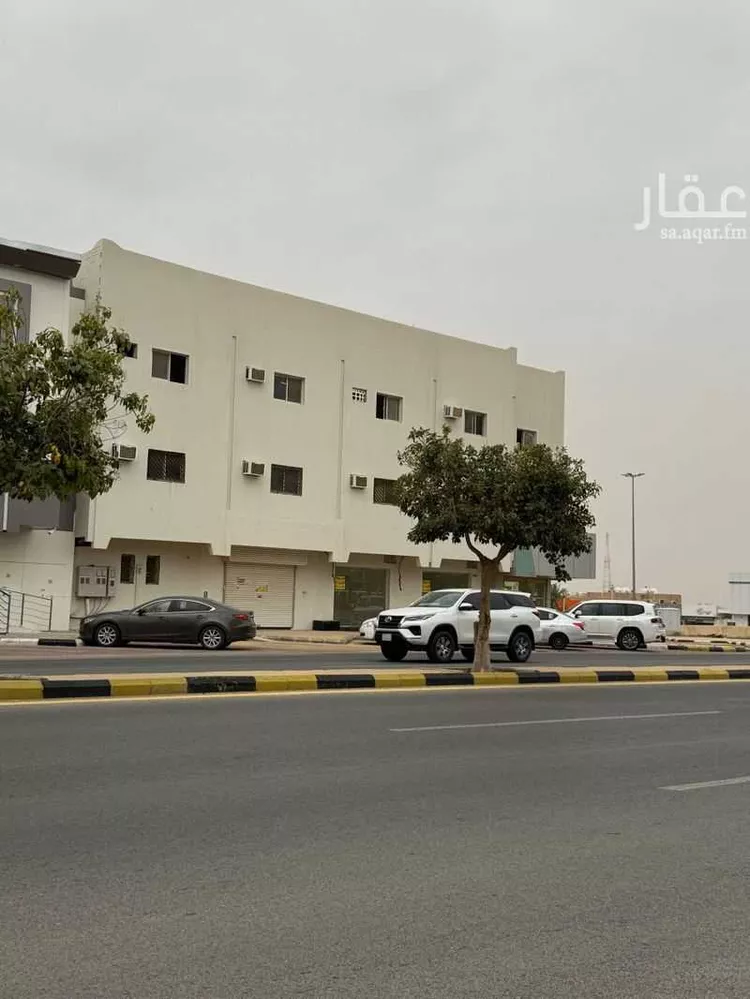 محل للإيجار في شارع الملك عبدالله, حي الصالحية, مدينة عنيزه, منطقة القصيم صورة 3