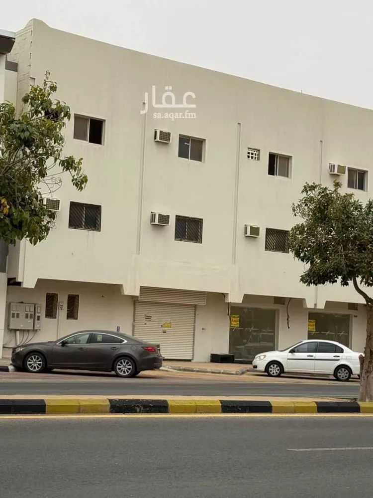 محل للإيجار في شارع الملك عبدالله, حي الصالحية, مدينة عنيزه, منطقة القصيم صورة 2