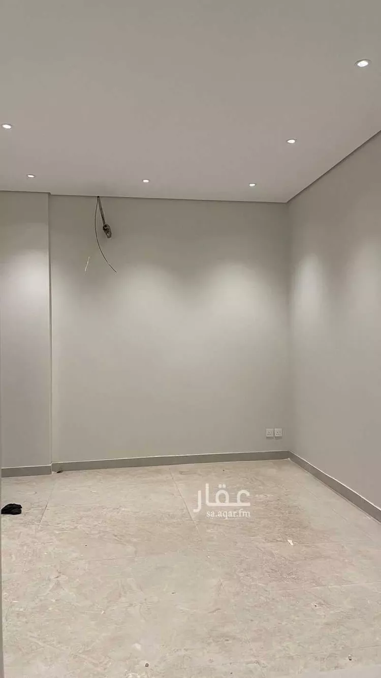 محل للإيجار في شارع خالد ابن عقبة القرشي, حي الملك فهد, مدينة المدينة المنورة, منطقة المدينة المنورة 7