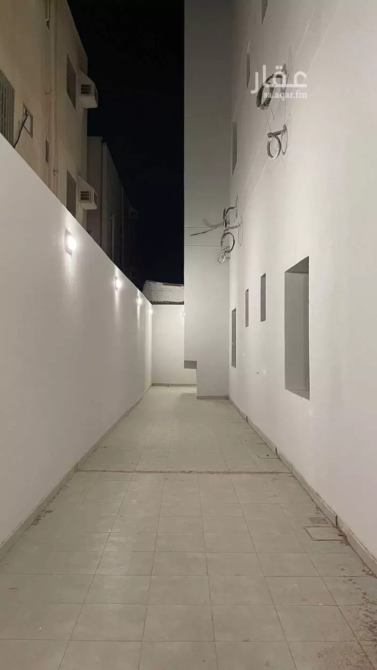 Shop for Rent in Medina King Fahd صورة 2