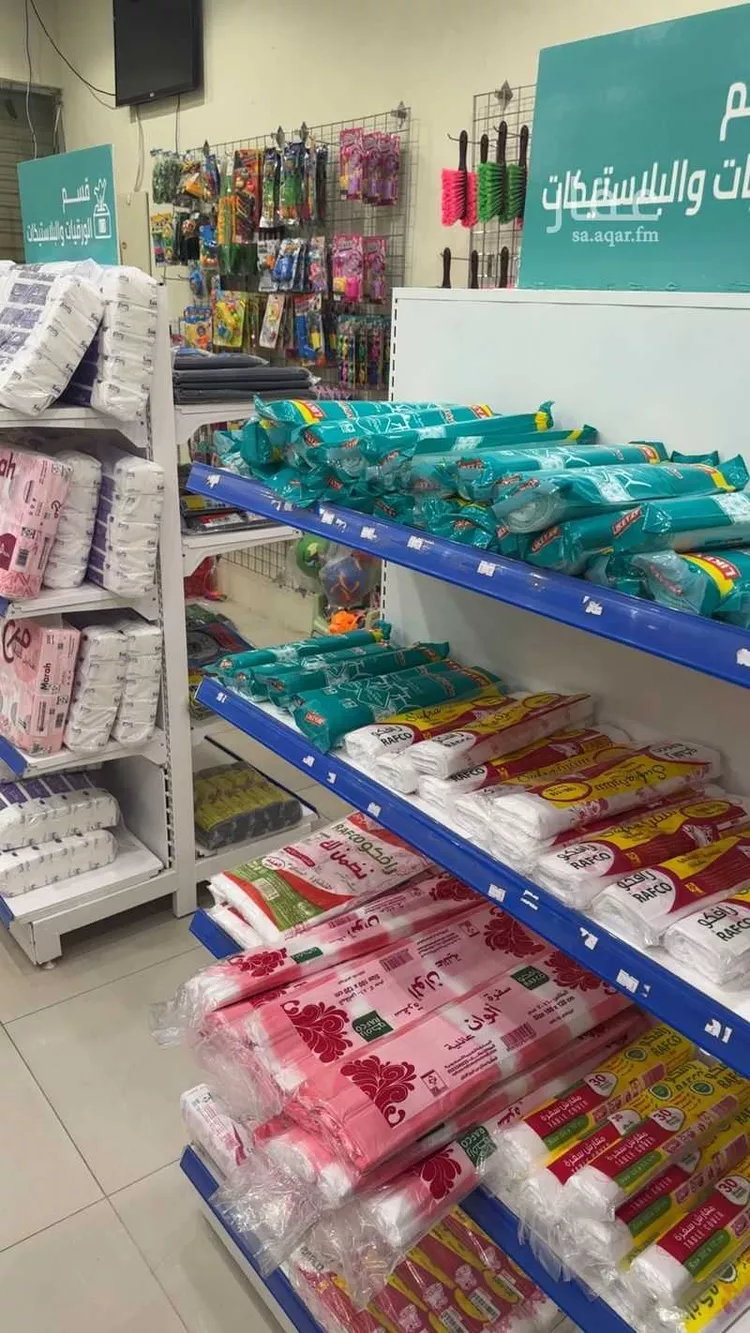 محل للبيع في شارع علي ابن الخصيب ، حي الحلقة الشرقية ، الطائف ، الطائف