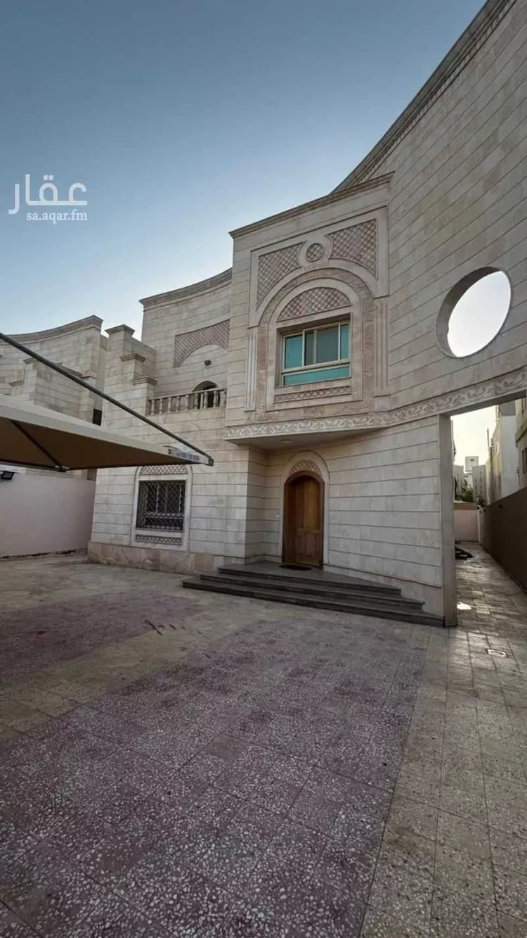 فيلا للبيع في شارع مسعود بن الحسن الفضل, حي الرانوناء, مدينة المدينة المنورة, منطقة المدينة المنورة