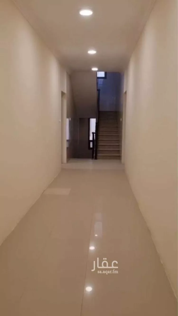 عمارة للإيجار في شارع 11ا, حي الصواري, مدينة الخبر, المنطقة الشرقية صورة 2