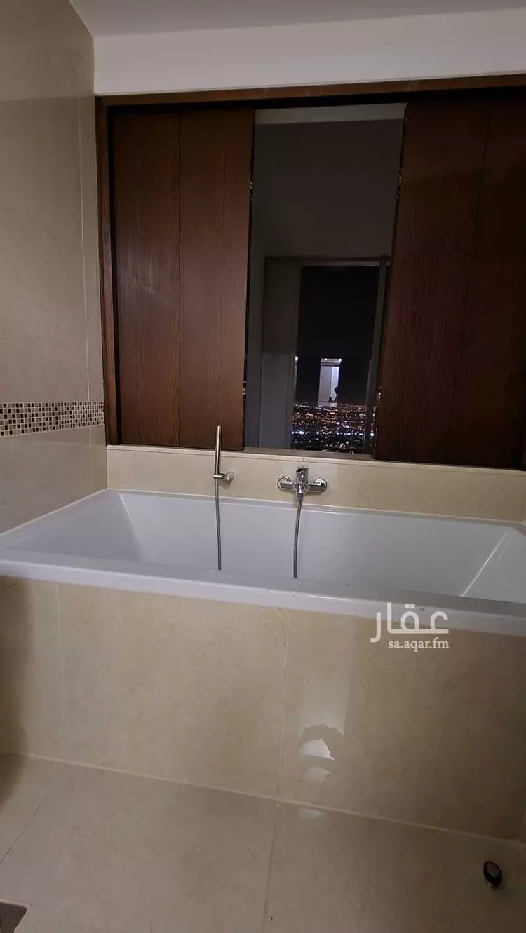 شقة للإيجار في شارع طريق الملك فهد الفرعي, حي الصحافة, مدينة الرياض, منطقة الرياض 12