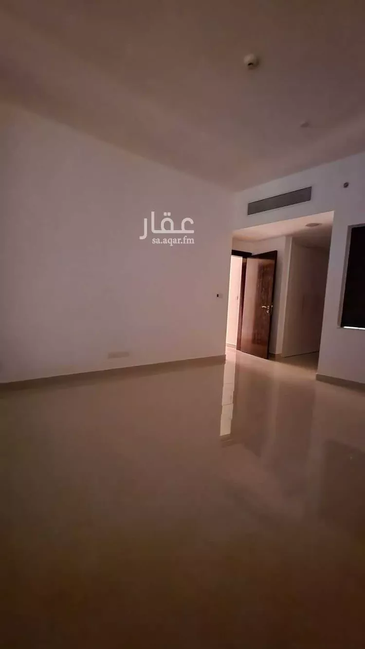 شقة للإيجار في شارع طريق الملك فهد الفرعي, حي الصحافة, مدينة الرياض, منطقة الرياض 15