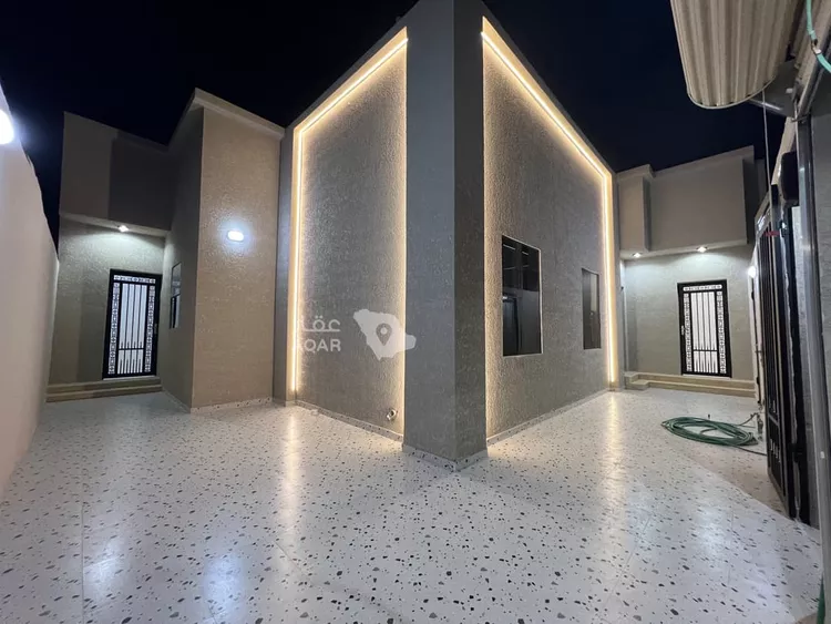 Floor for Sale in Hafr Al Batin At Talal 2