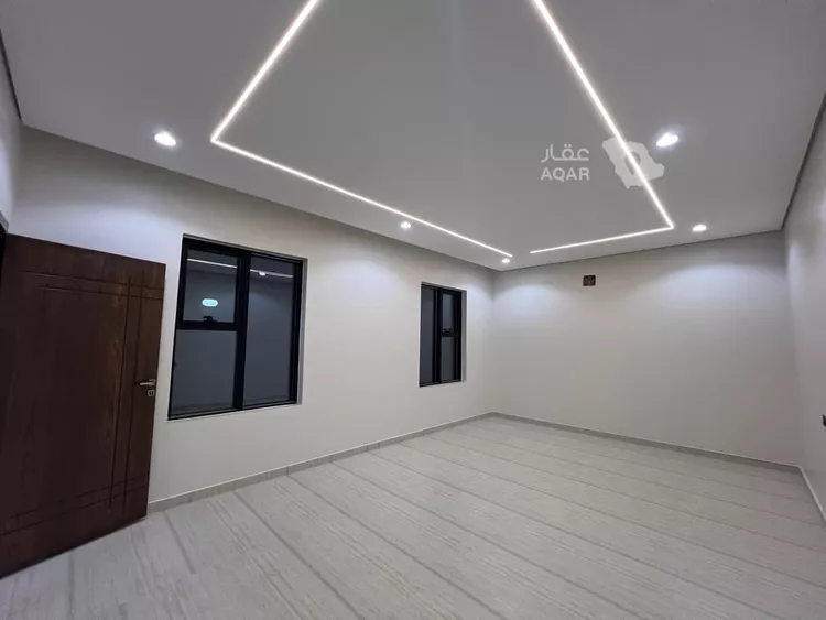 Floor for Sale in Hafr Al Batin At Talal 4