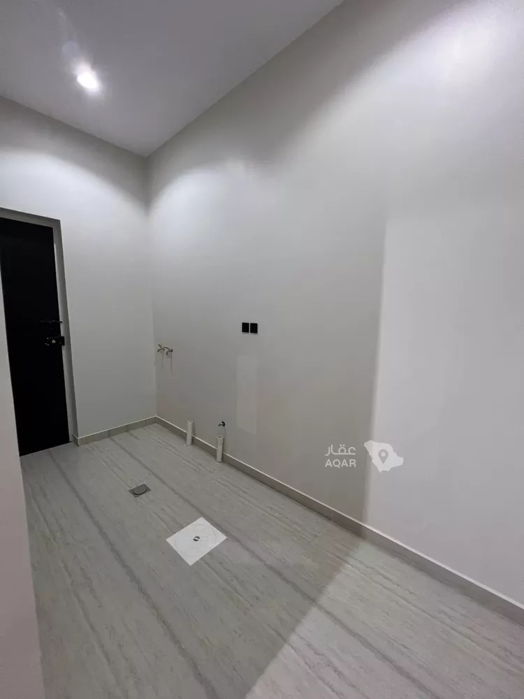 Floor for Sale in Hafr Al Batin At Talal 8